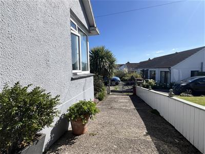 Gardens & Garage